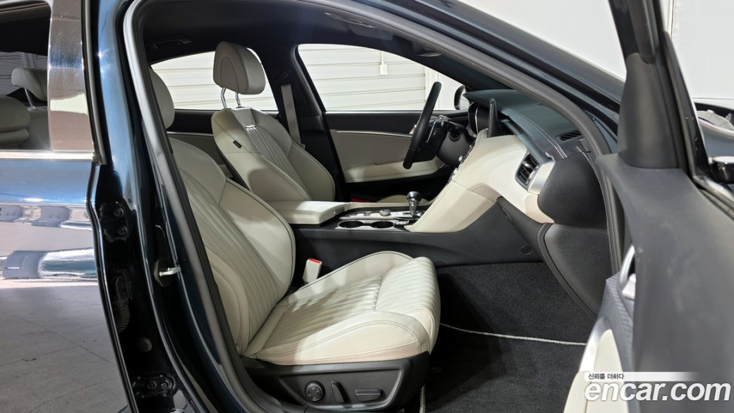 Genesis G70 Gasoline 2.0T 2WD, 2021