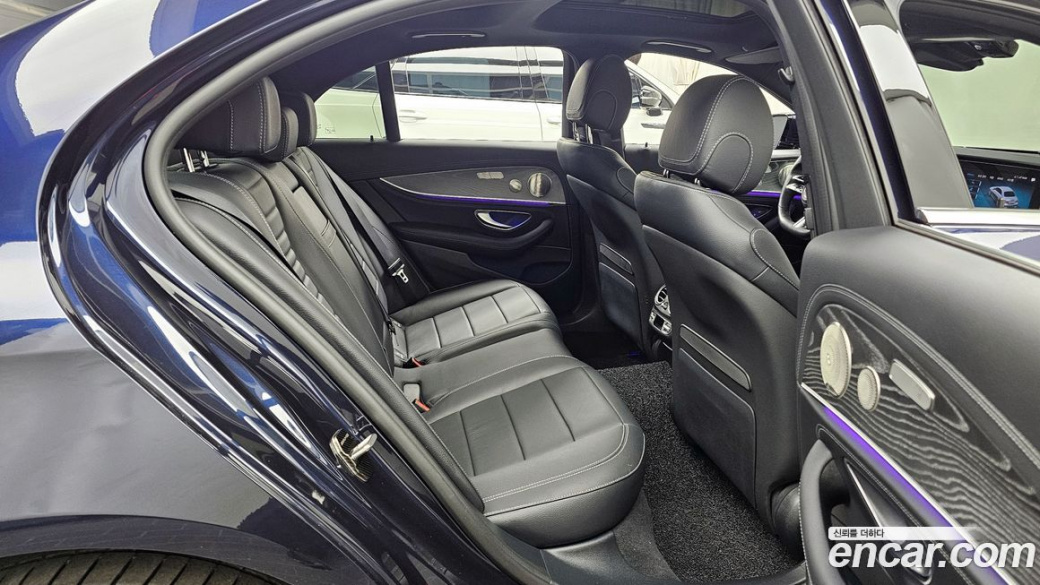 Mercedes-Benz E-Class E350 4MATIC AMG Line, 2022