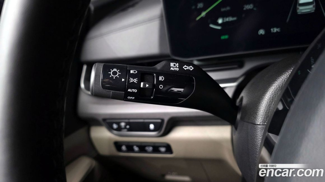 Kia Carnival 9-Seater Prestige, 2024