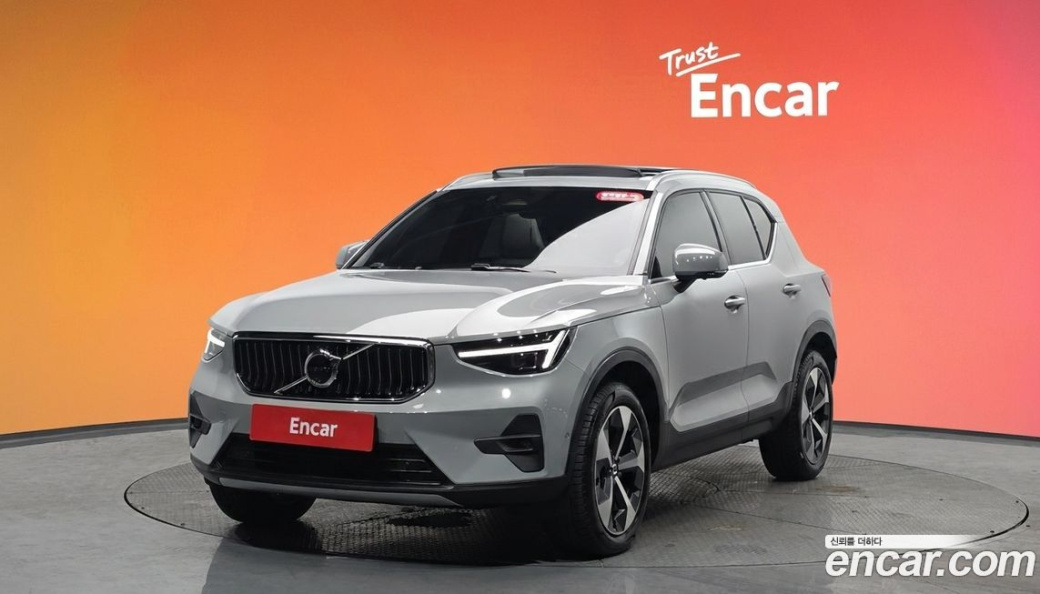 Volvo XC40 B4 Ultra Bright, 2025