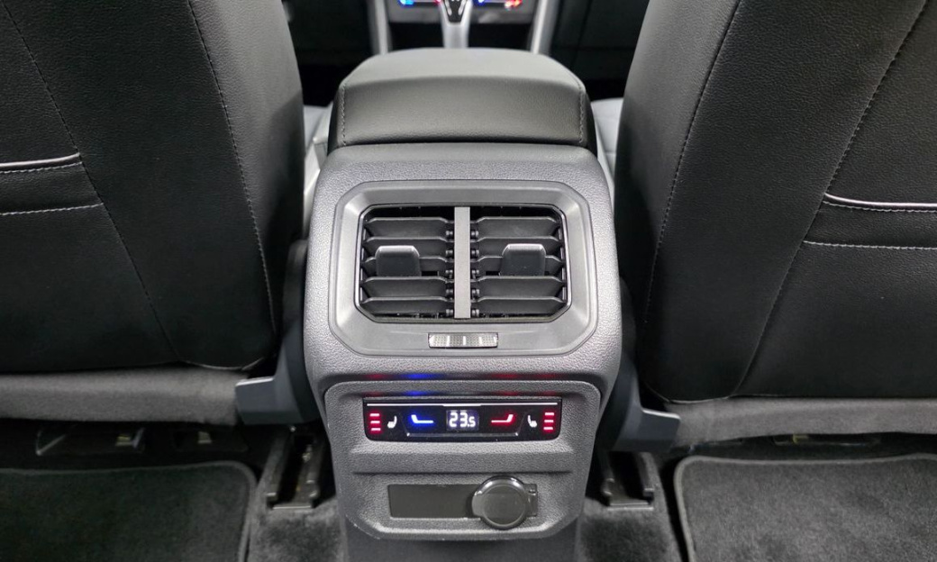 Volkswagen Tiguan 2.0 TSI Prestige, 2024