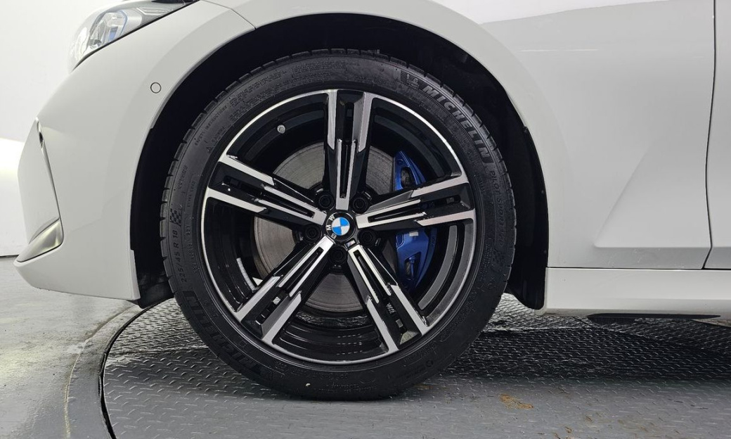 BMW 3-Series 320i M Sport, 2026