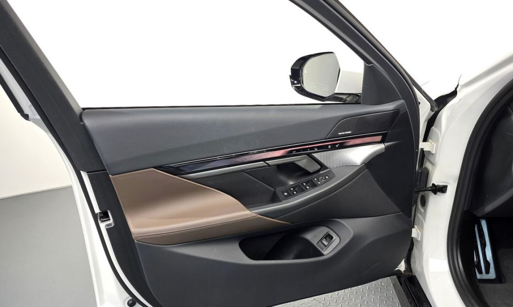 BMW 5-Series 523d M Sport, 2024