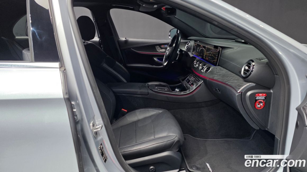 Mercedes-Benz E-Class E350 4MATIC AMG Line, 2022