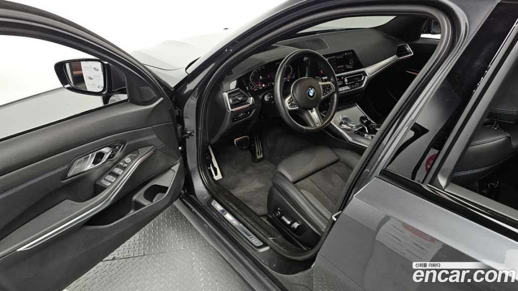 BMW 3-Series 320i M Sport, 2022