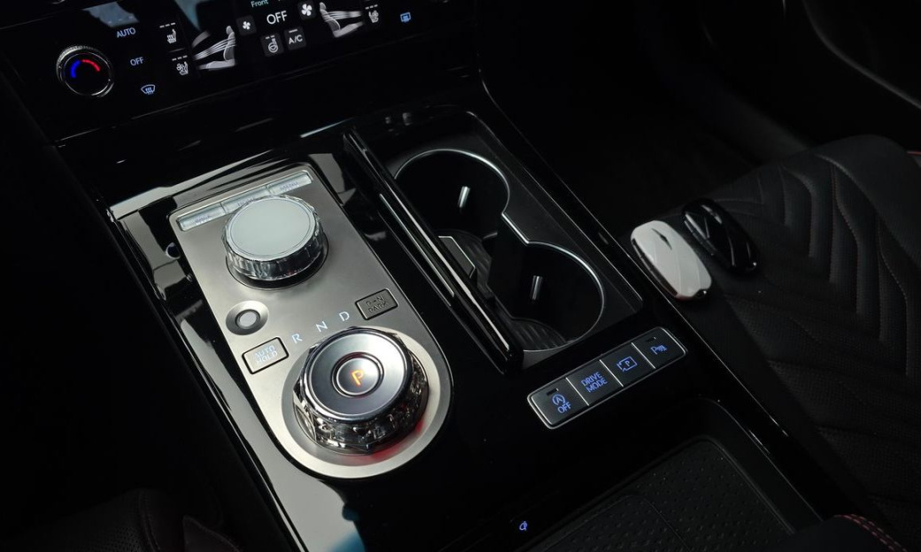 Genesis G80 Gasoline 2.5 Turbo 2WD, 2025