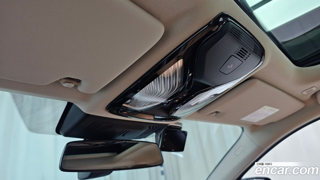 BMW 3-Series 320i, 2025