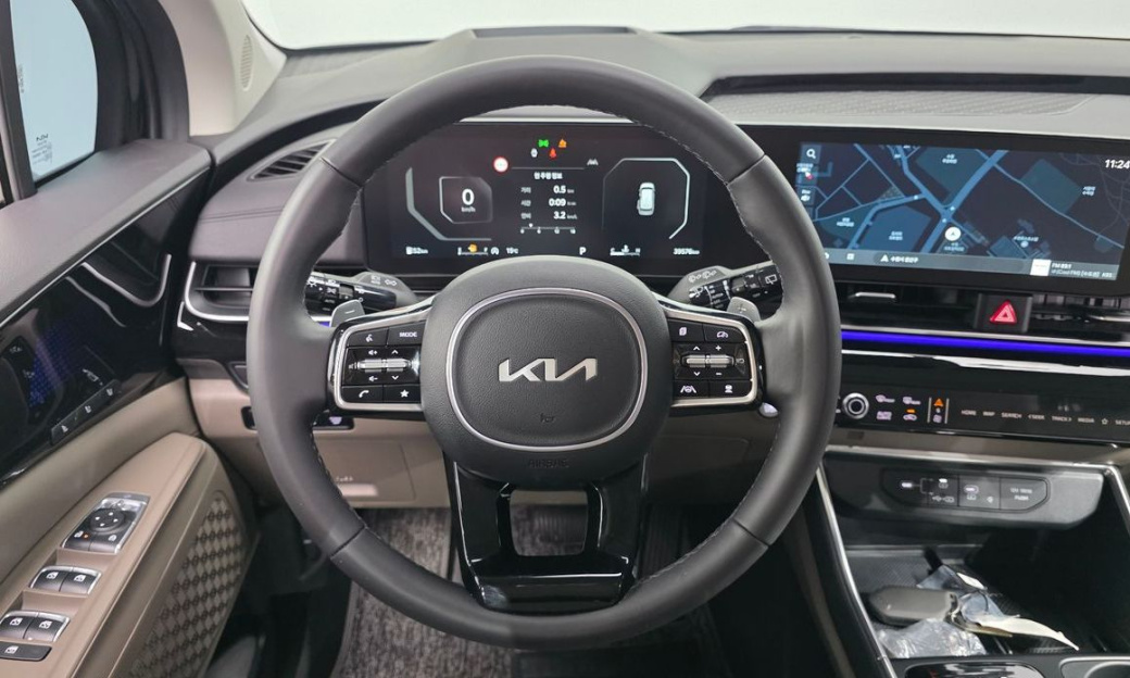 Kia Carnival 9-Seater Gravity, 2025
