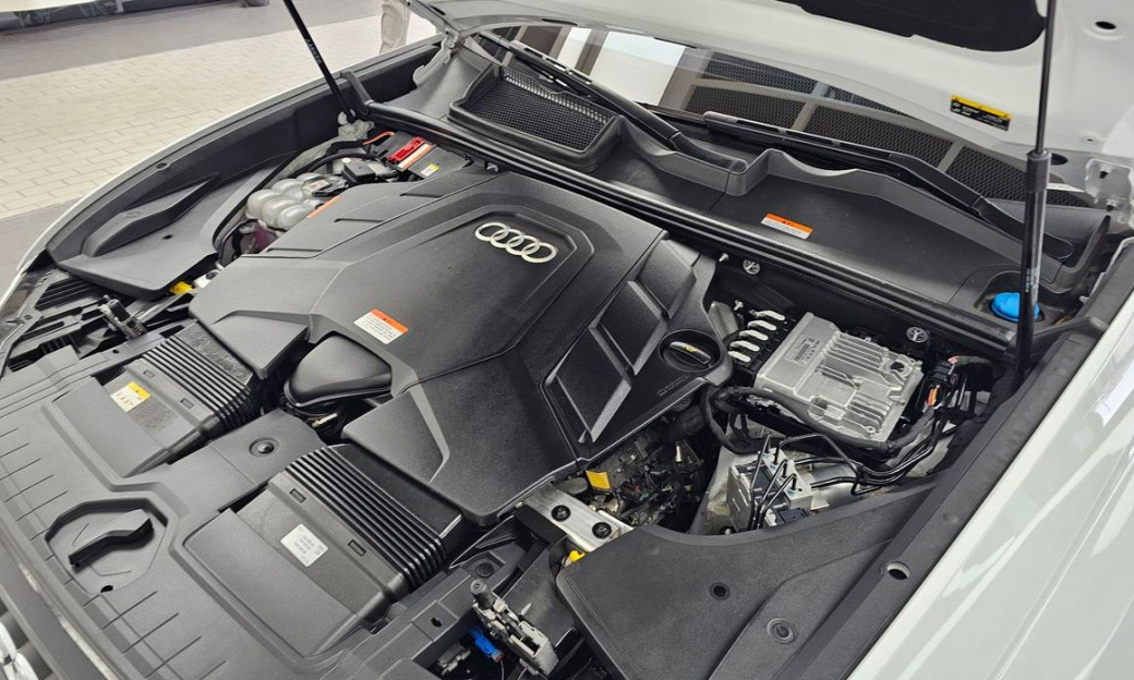Audi Q8 55 TFSI Quattro Premium, 2023