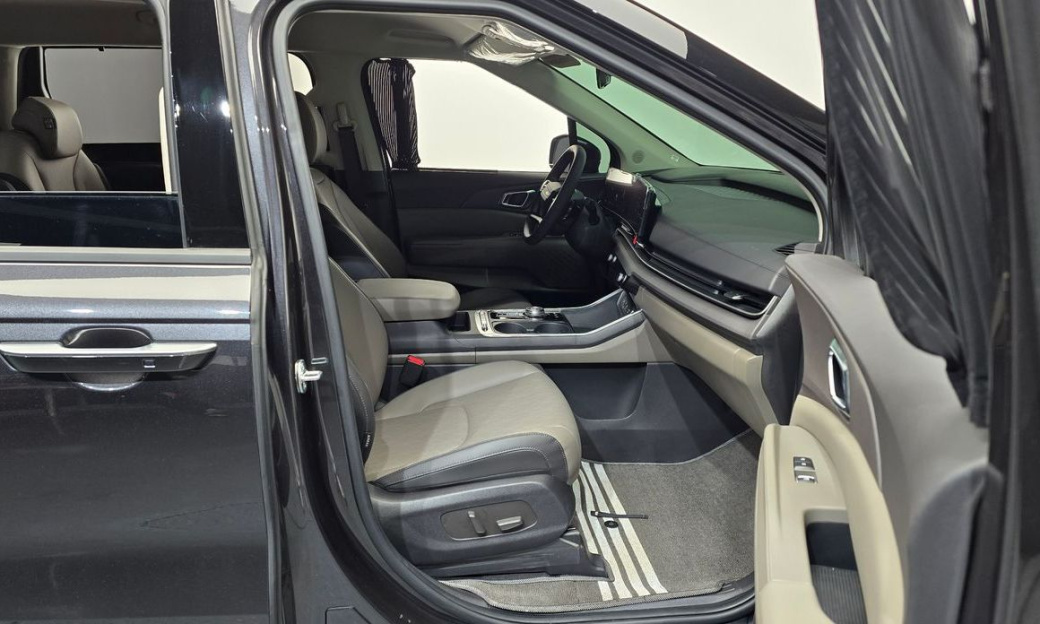 Kia Carnival 9-Seater Noblesse, 2025