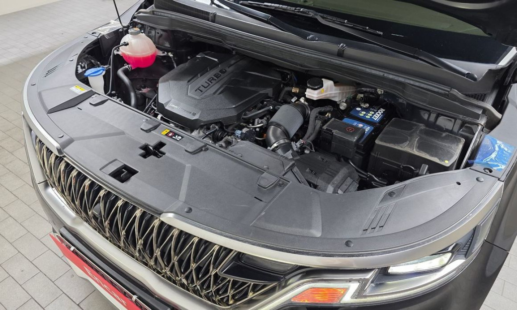 Kia Carnival 11-Seater Signature, 2023