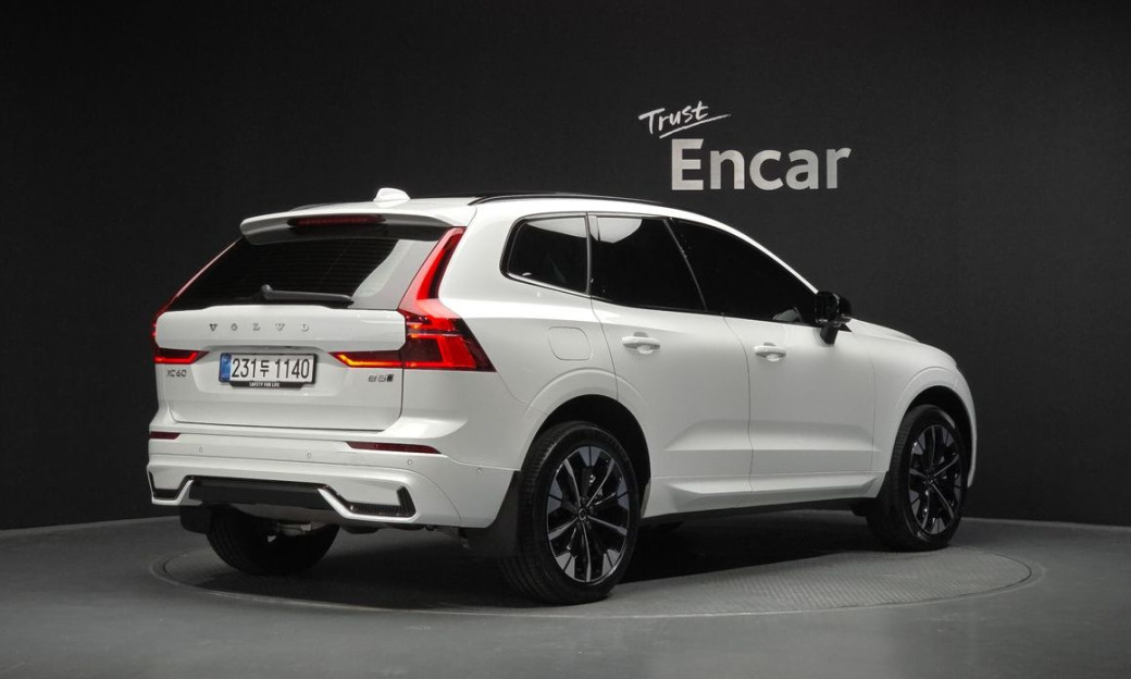 Volvo XC60 B5 Ultra Dark Air Sus, 2026