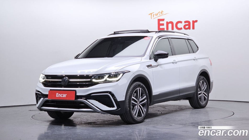 Volkswagen Tiguan 2.0 TSI Prestige, 2024