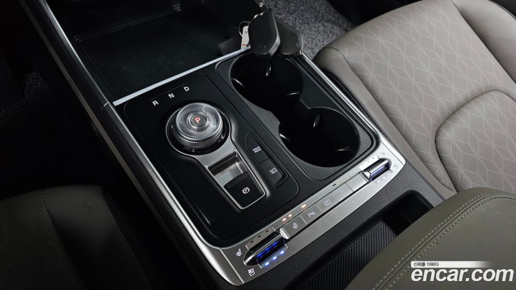 Kia Carnival 9-Seater Prestige, 2024
