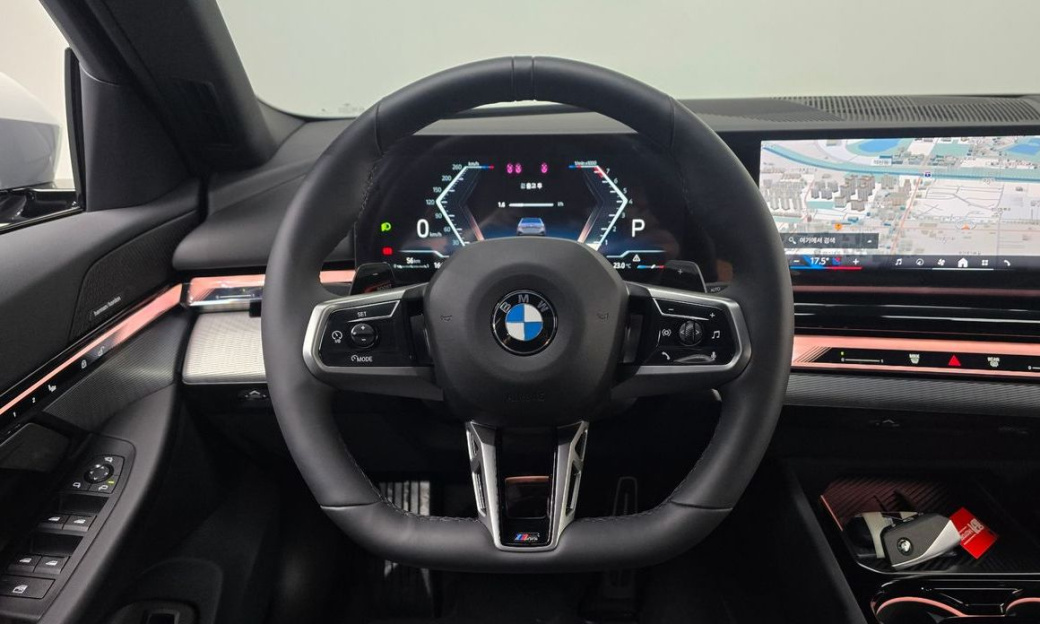 BMW 5-Series 520i M Sport, 2025