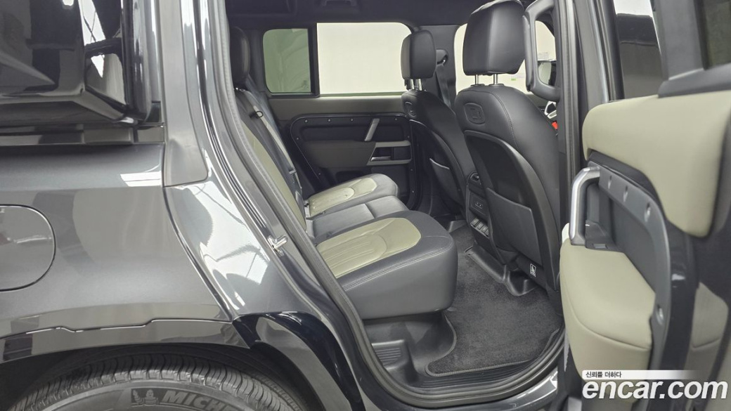 Land Rover Defender 110 P300 X-Dynamic SE, 2022