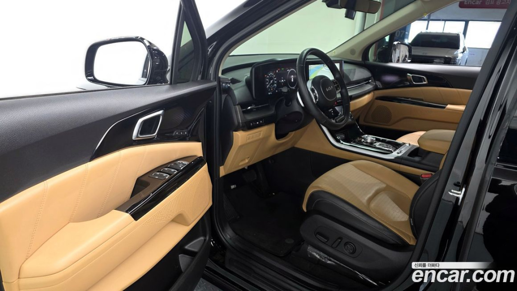 Kia Carnival 9-Seater Signature, 2023