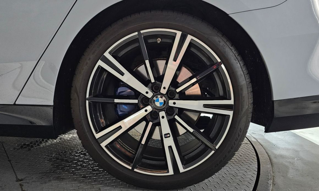 BMW 5-Series 530i xDrive M Sport, 2024
