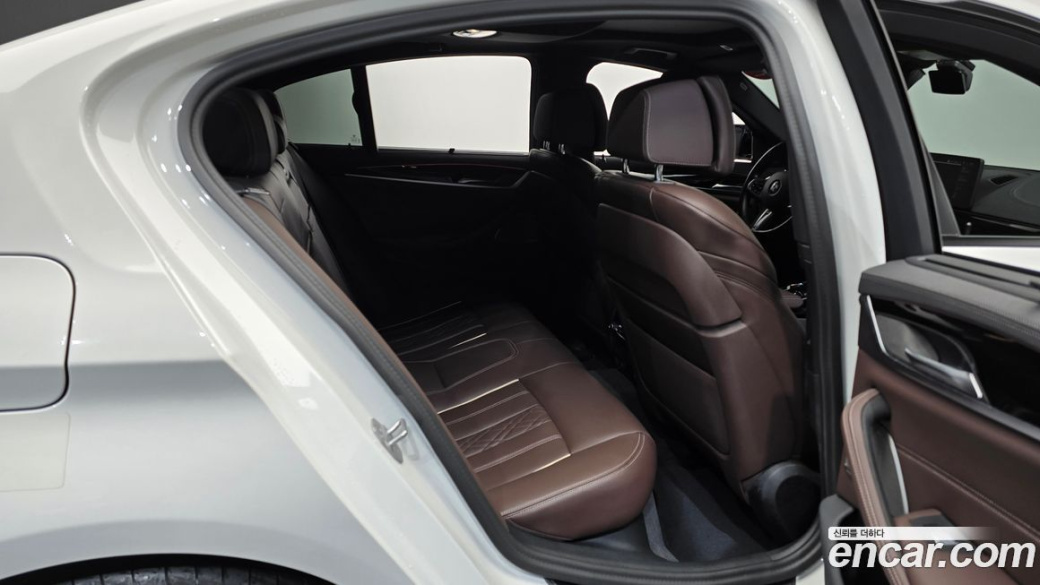 BMW 5-Series 530i M Sport Package, 2023