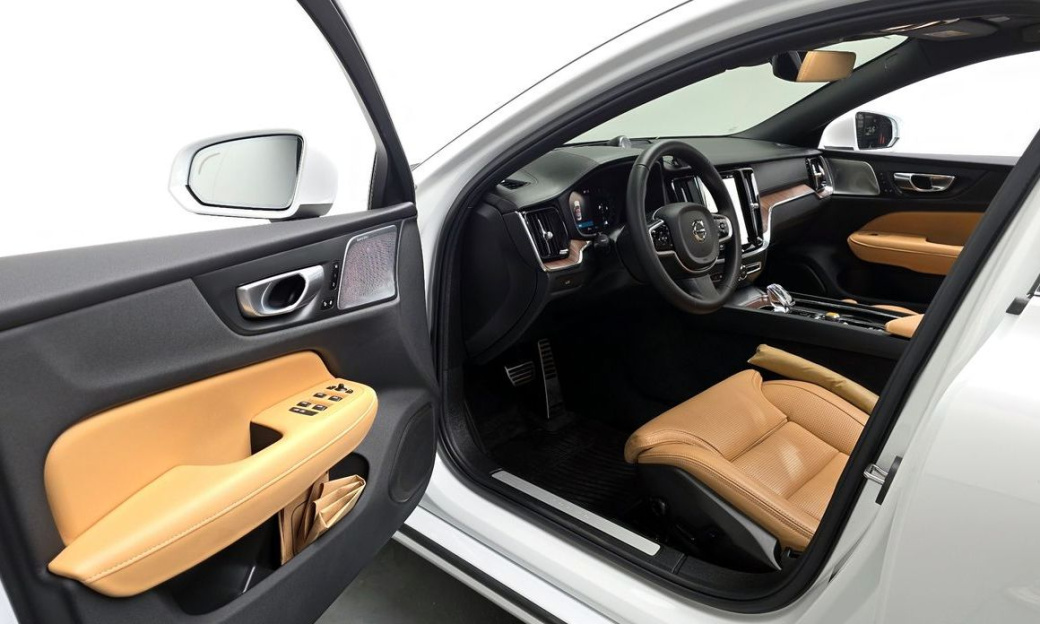 Volvo S60 B5 Ultra Bright, 2025