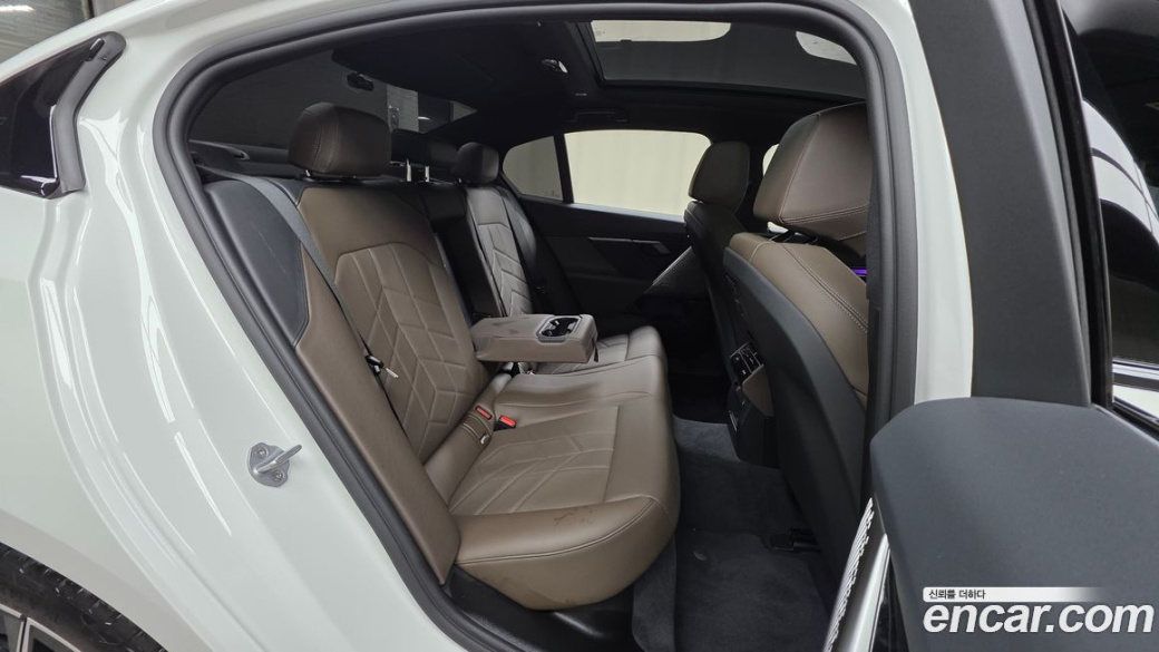 BMW 5-Series 520i M Sport, 2025