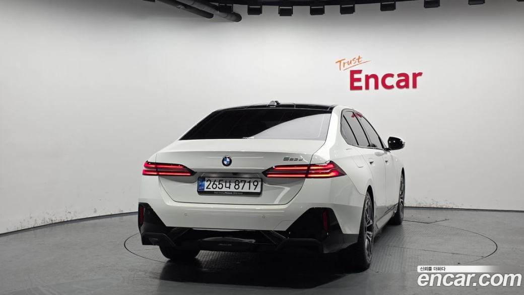 BMW 5-Series 523d M Sport, 2025