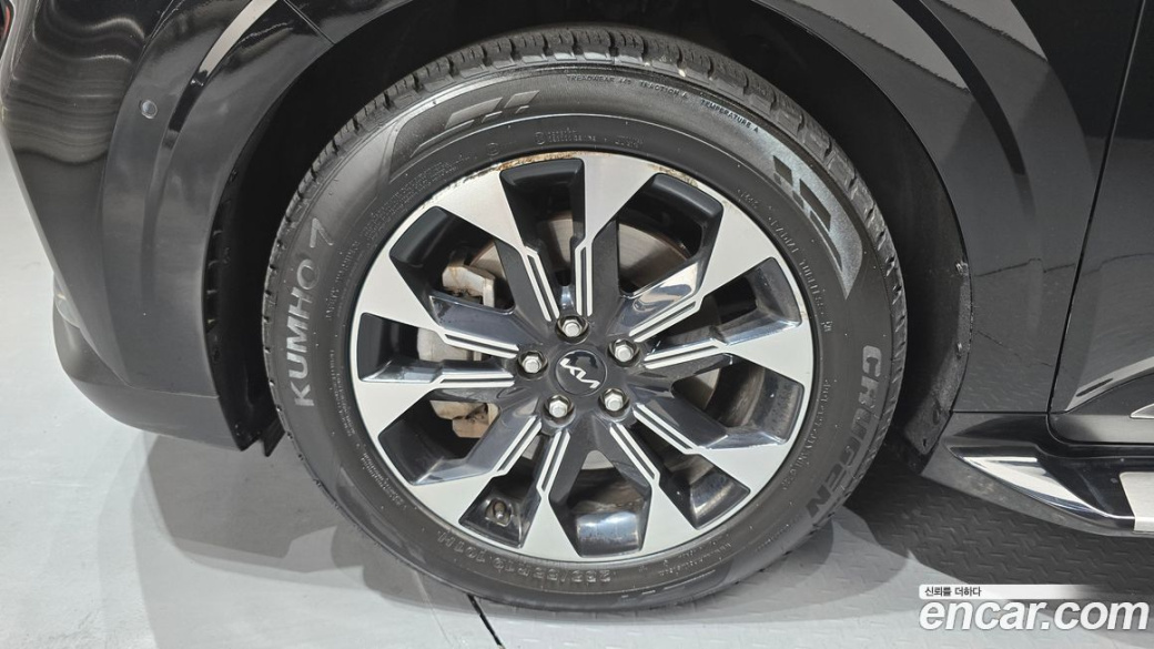 Kia Carnival 9-Seater Signature, 2023
