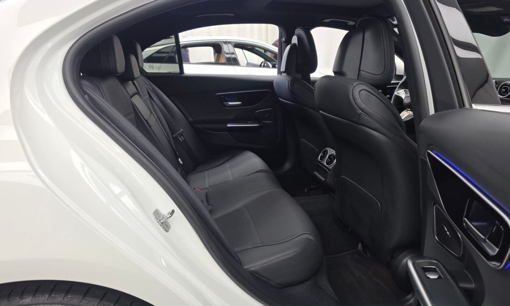 Mercedes-Benz C-Class C300 4MATIC Avantgarde, 2024