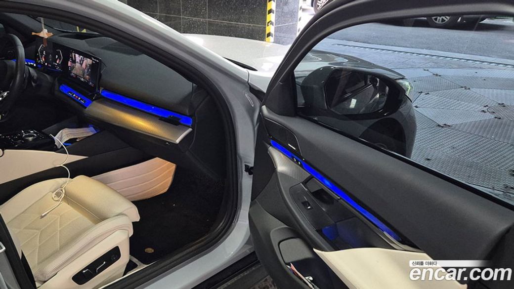 BMW 5-Series 523d M Sport, 2025
