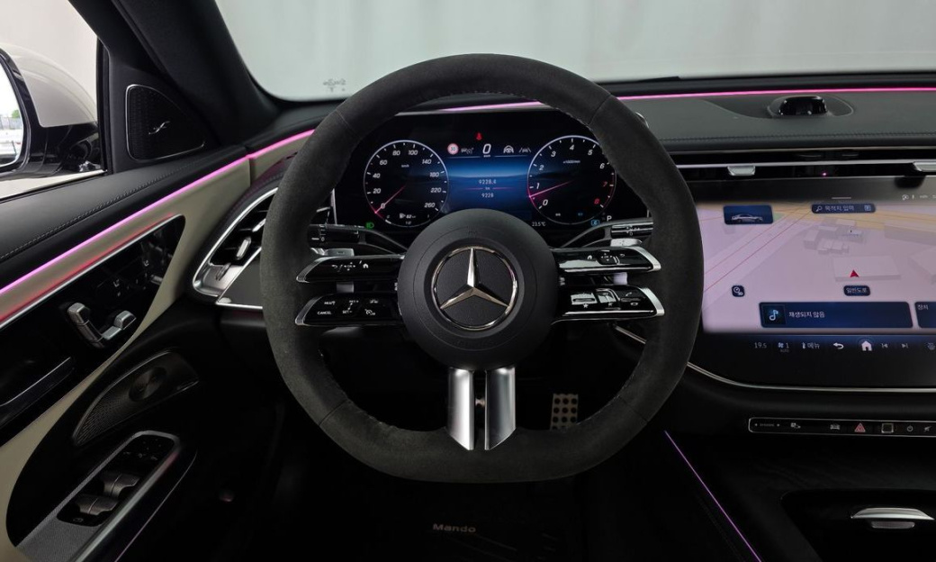 Mercedes-Benz E-Class E300 4MATIC AMG Line, 2026