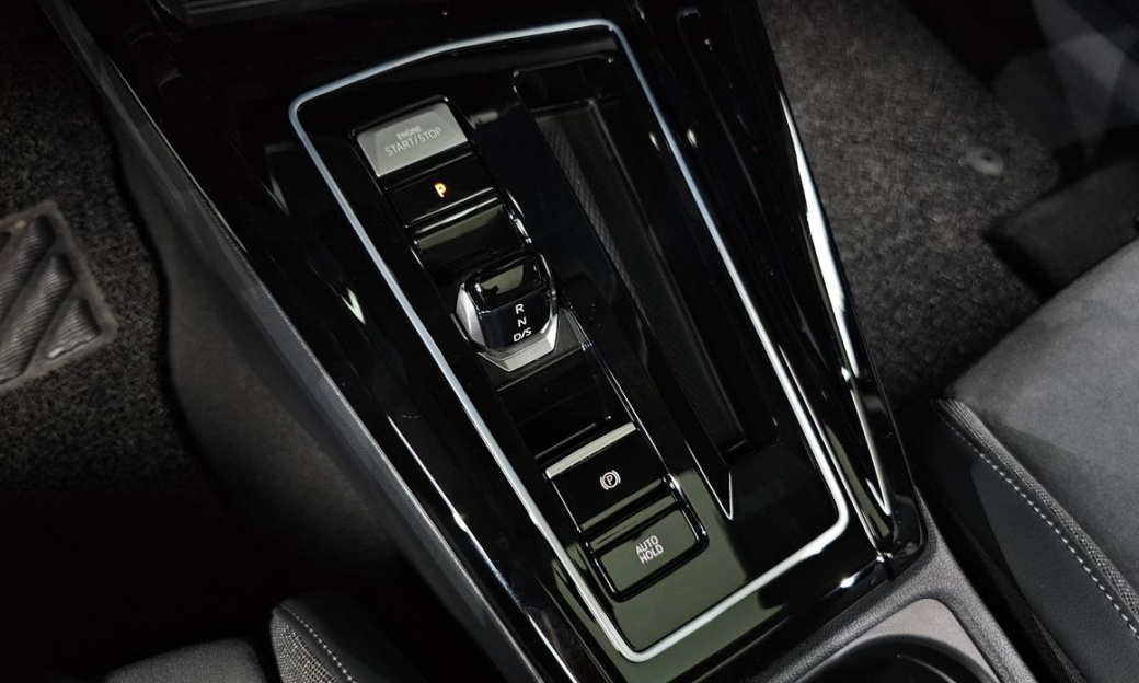 Volkswagen Golf 2.0 TDI Prestige, 2025