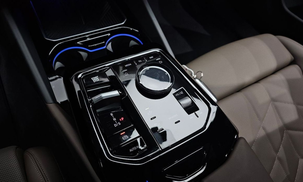 BMW 5-Series 520i M Sport, 2025