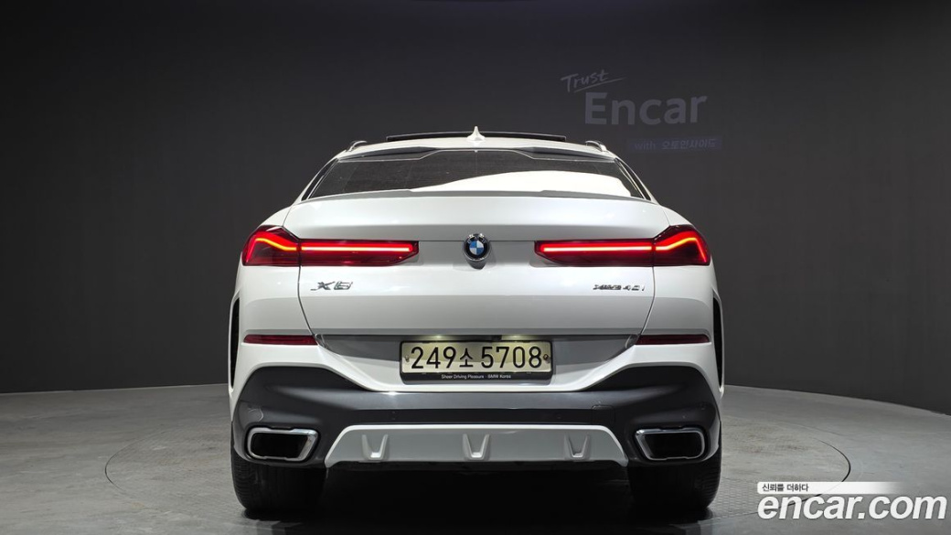 BMW X6 xDrive40i M Sport, 2022