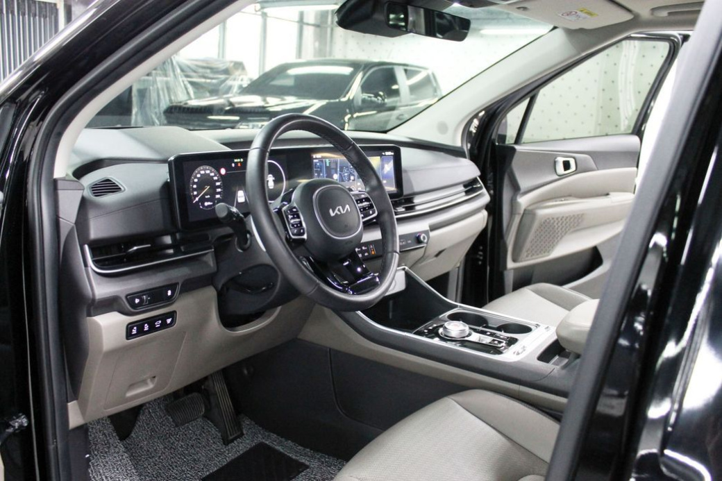 Kia Carnival 9-Seater Noblesse, 2024