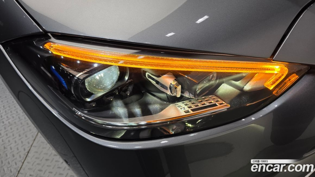 Mercedes-Benz C-Class C300 4MATIC AMG Line, 2023