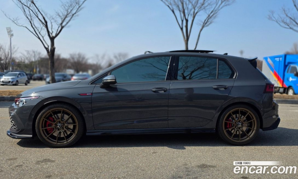 Volkswagen Golf 2.0 GTI, 2024