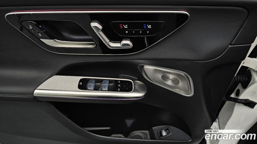 Mercedes-Benz GLC-Class GLC300 4MATIC AMG Line, 2025