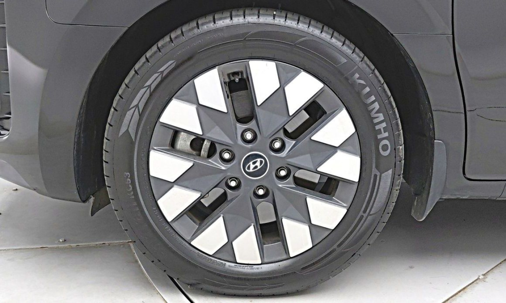 Hyundai Staria Lounge 9-Seater, 2022