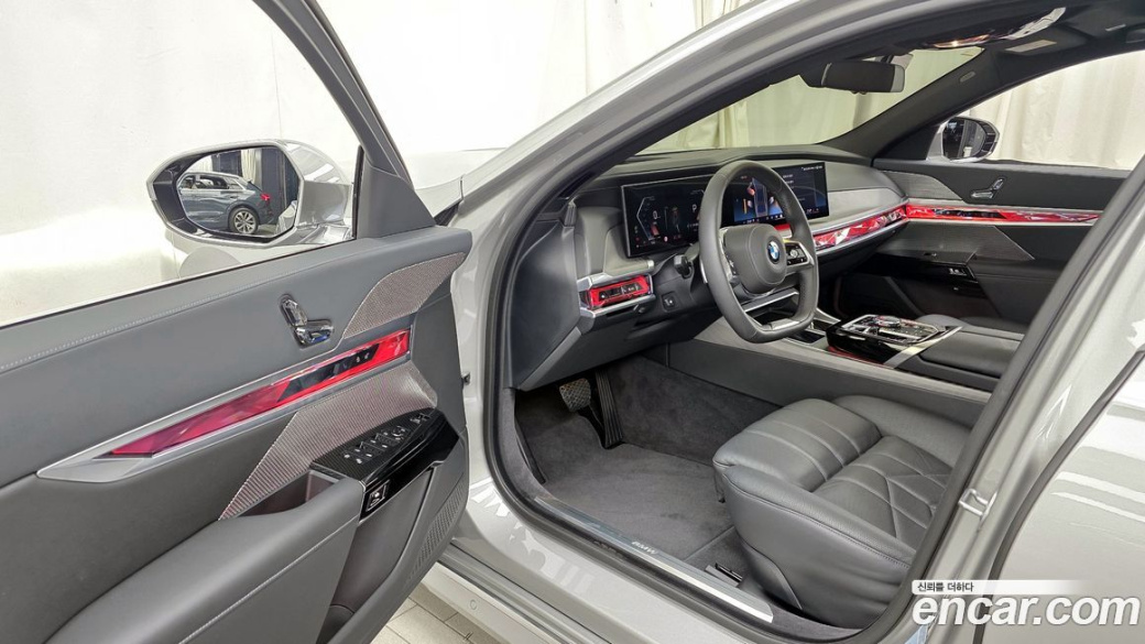 BMW 7-Series 740i xDrive Classic Silver Edition, 2024