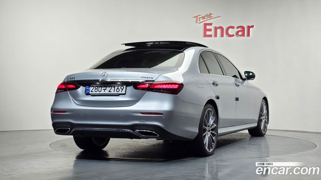 Mercedes-Benz E-Class E350 4MATIC AMG Line, 2022