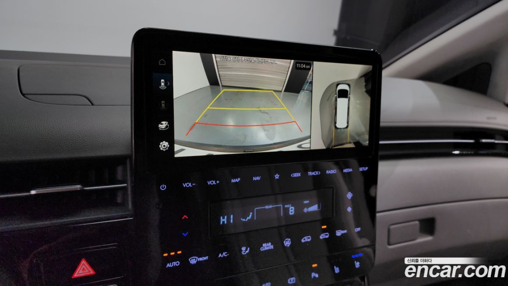 Hyundai Staria Lounge 9-Seater, 2022