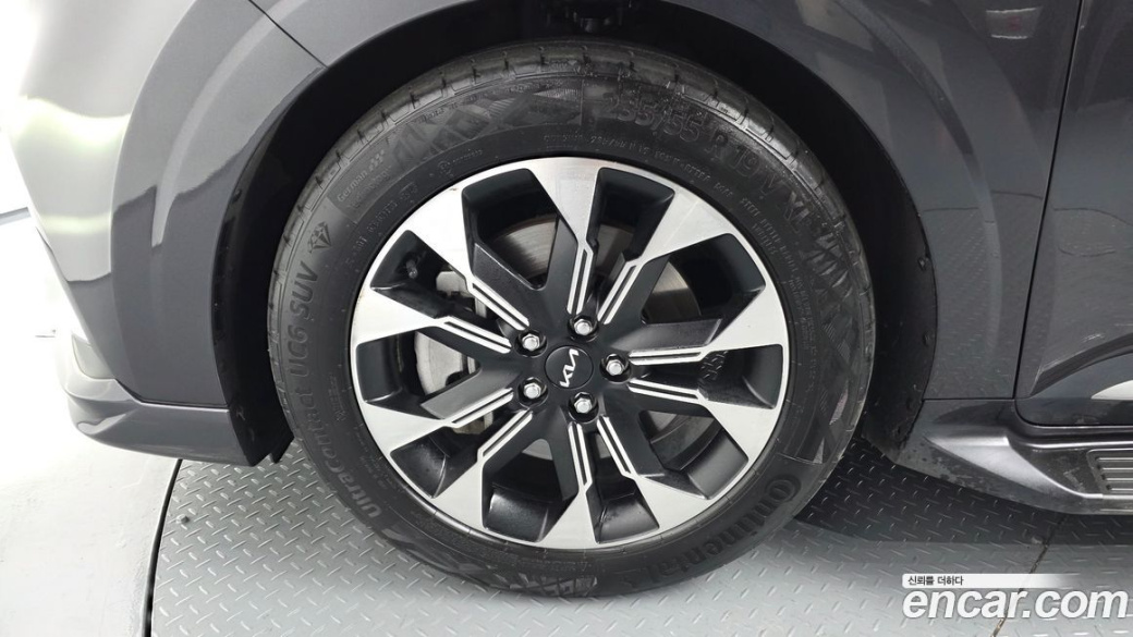 Kia Carnival 9-Seater Signature, 2022