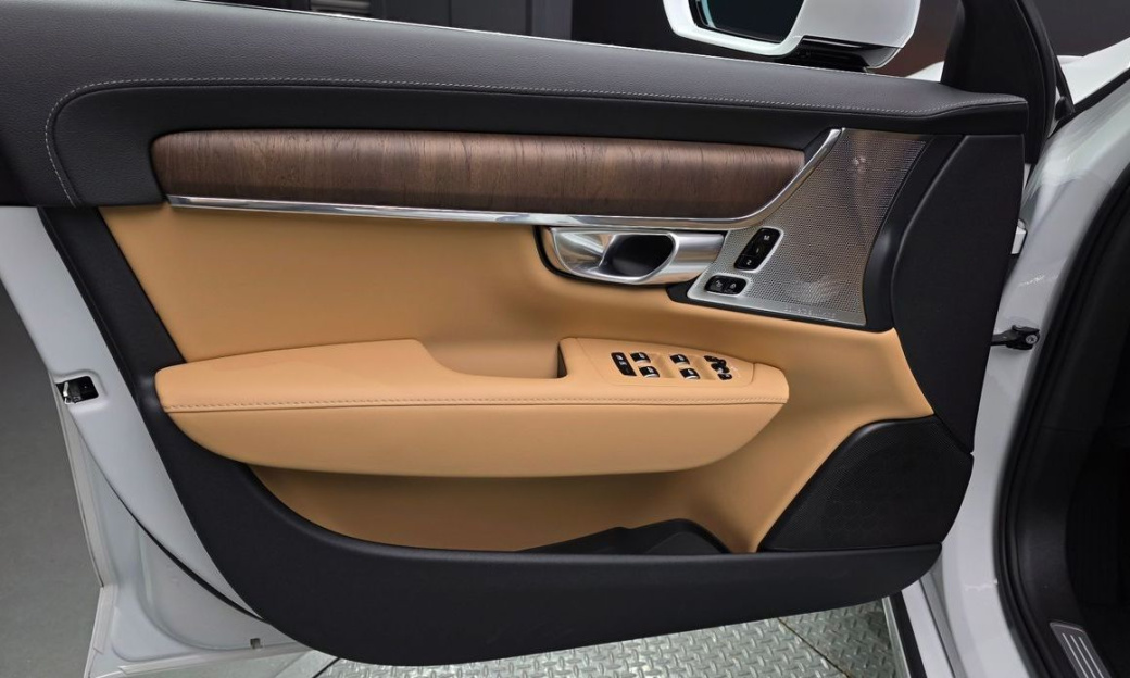 Volvo S90 B6 AWD Ultra Bright, 2023