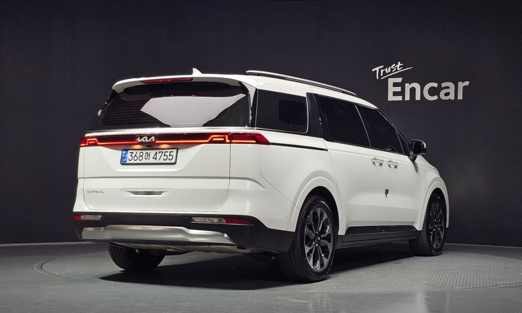 Kia Carnival 7-Seater Signature, 2023