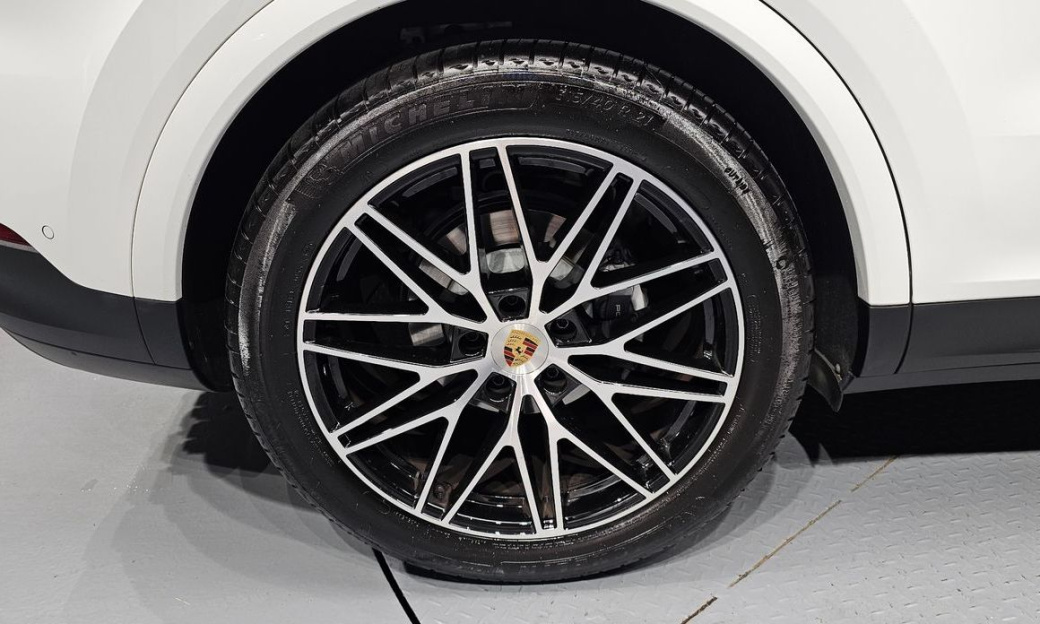Porsche Cayenne 3.0, 2024