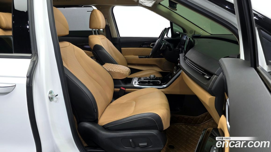 Kia Carnival 7-Seater Signature, 2022
