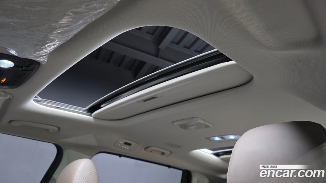 Kia Carnival 7-Seater Signature, 2025