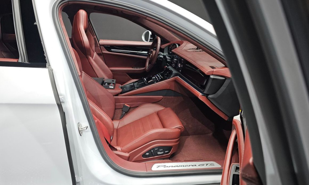 Porsche Panamera 4.0 GTS, 2025