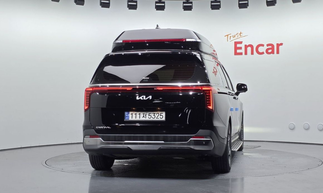 Kia Carnival 9-Seater Hi Limousine, 2025