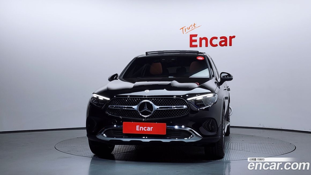 Mercedes-Benz GLC-Class GLC300 4MATIC Avnatgarde Coupe, 2025